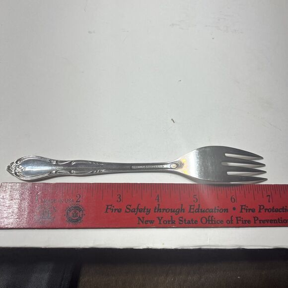 4 X Oneida silver WM Montclair OHSMONTC Dinner Forks Floral Tip Stainless - Picture 9 of 10